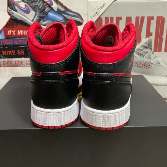 Nike Air Jordan 1 Mid GS 'Reverse Bred' Gym Red/Black 554725-660 Size 6.5Y/8W - Picture 6 of 11